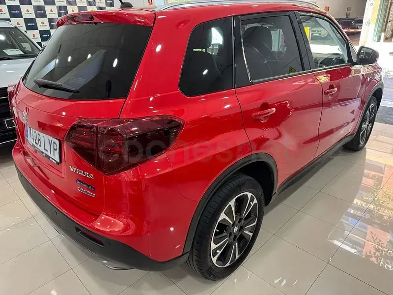 Usado Suzuki Vitara GLX 116 CV (85 kW) 2022 Rojo SUV