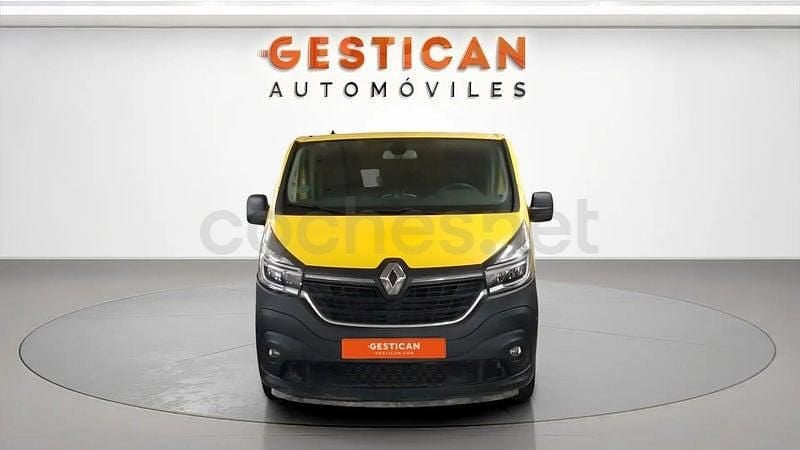 Usado Renault Trafic 110 CV (80 kW) 2020 Amarillo Monovolumen