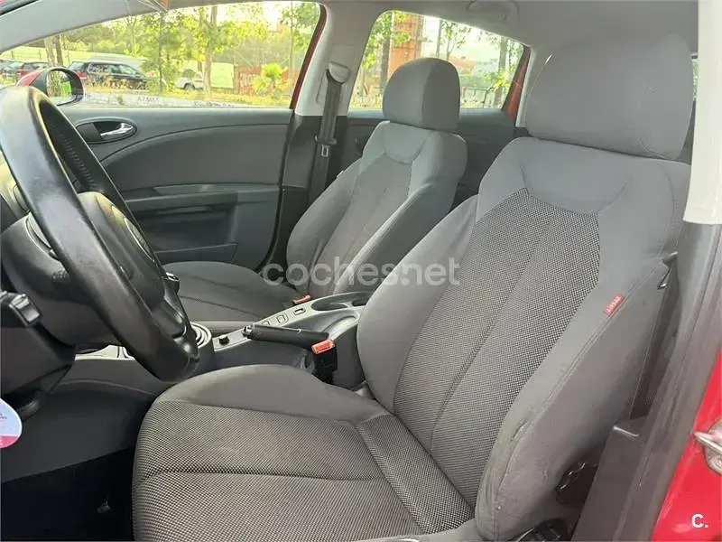 Usado Seat Leon Sport 160 CV (117 kW) 2009 Rojo Utilitario