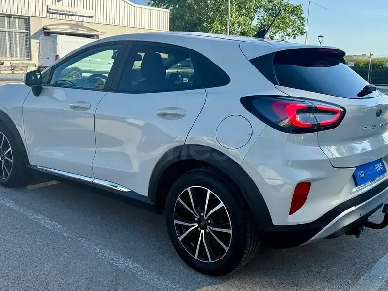 Usado Ford Puma Titanium 125 CV (91 kW) 2020 Blanco SUV