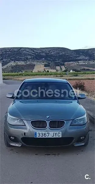Usado BMW 530 193 CV (141 kW) 2004 Gris / plata Berlina