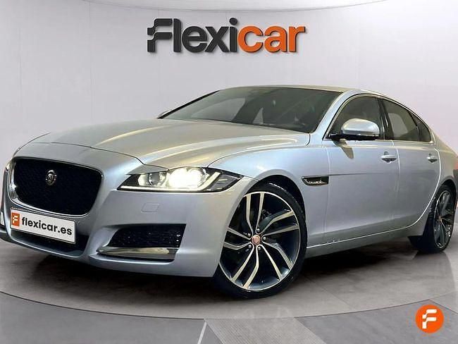 Usado Jaguar XF R-Sport 180 CV (132 kW) 2017 Gris Berlina