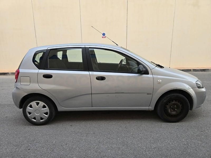 Usado Chevrolet Kalos SE 72 CV (52 kW) 2006 Gris / plata Berlina