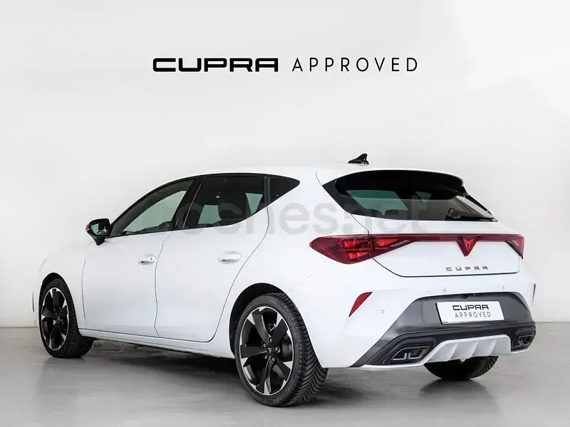 Usado Cupra Leon 150 CV (110 kW) 2025 Blanco Berlina