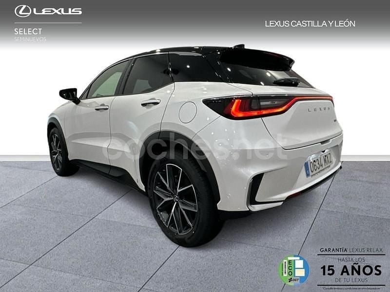 Usado Lexus LBX 136 CV (100 kW) 2025 Blanco SUV