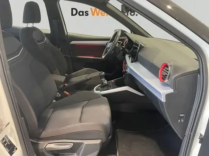 Usado Seat Arona FR 115 CV (84 kW) 2024 Blanco SUV