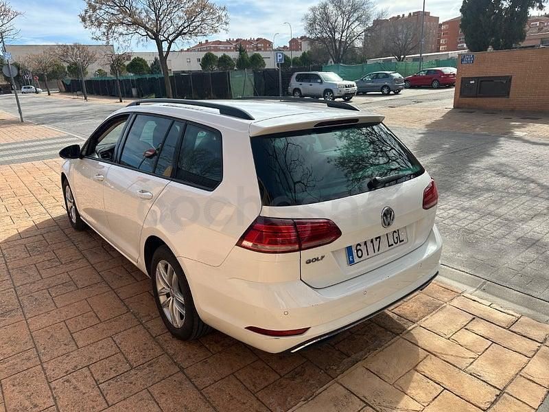 Usado VW Golf VII Sportline 115 CV (84 kW) 2020 Blanco Familiar