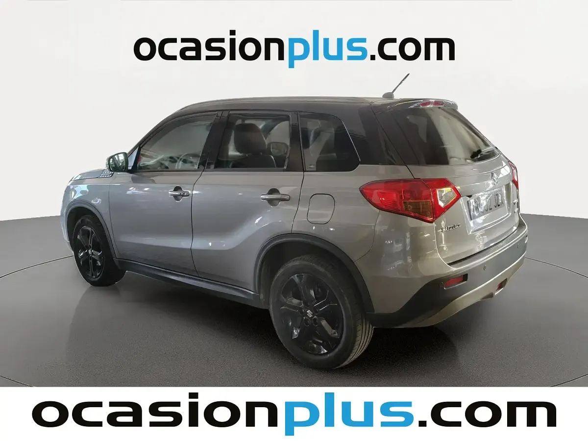 Usado Suzuki Vitara 140 CV (102 kW) 2017 Gris SUV