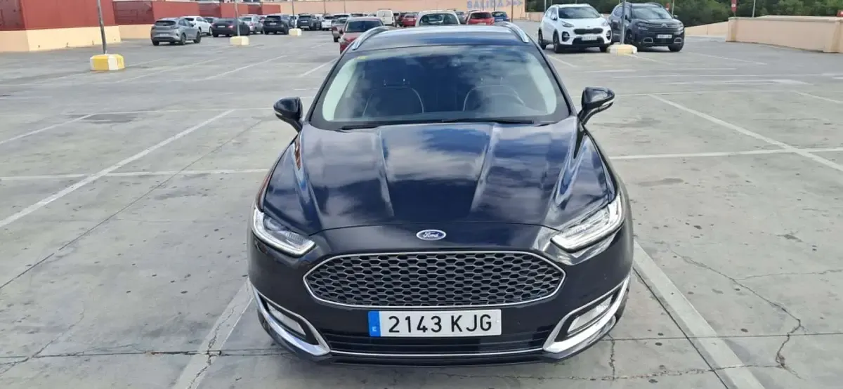 Usado Ford Mondeo Vignale 241 CV (177 kW) 2018 Negro Familiar