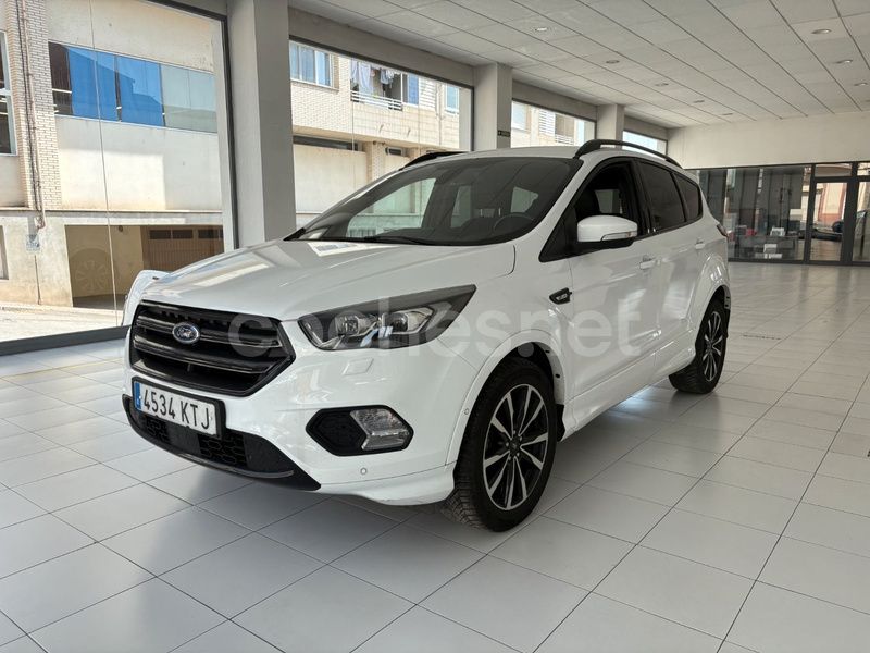 Blanco Usado 2019 Ford Kuga ST-Line SUV | 16.500 € (Un poco caro) - Imagen 1/4