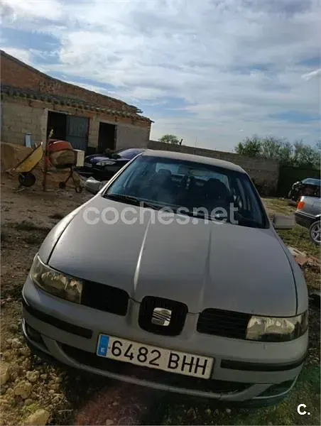 Usado Seat Toledo Stella 110 CV (80 kW) 2001 Gris / plata Berlina