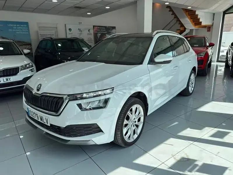 Usado Skoda Kamiq 110 CV (80 kW) 2023 Blanco SUV