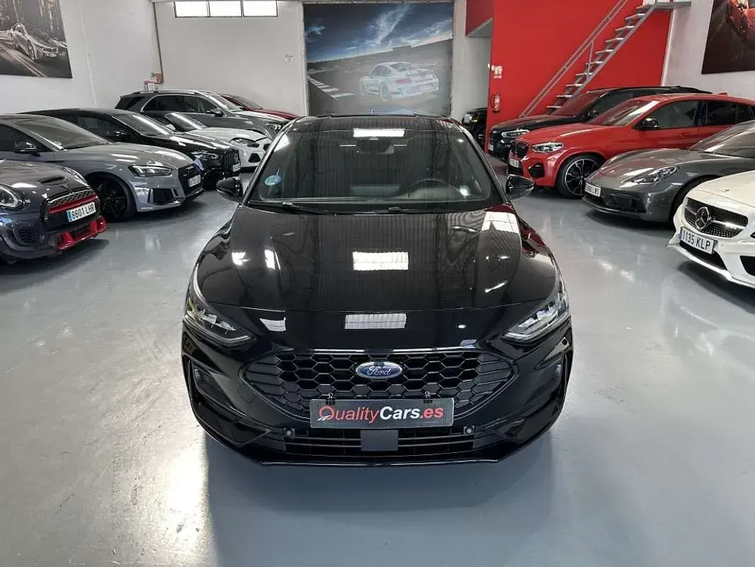 Usado Ford Focus ST-Line 155 CV (114 kW) 2024 Rojo Utilitario