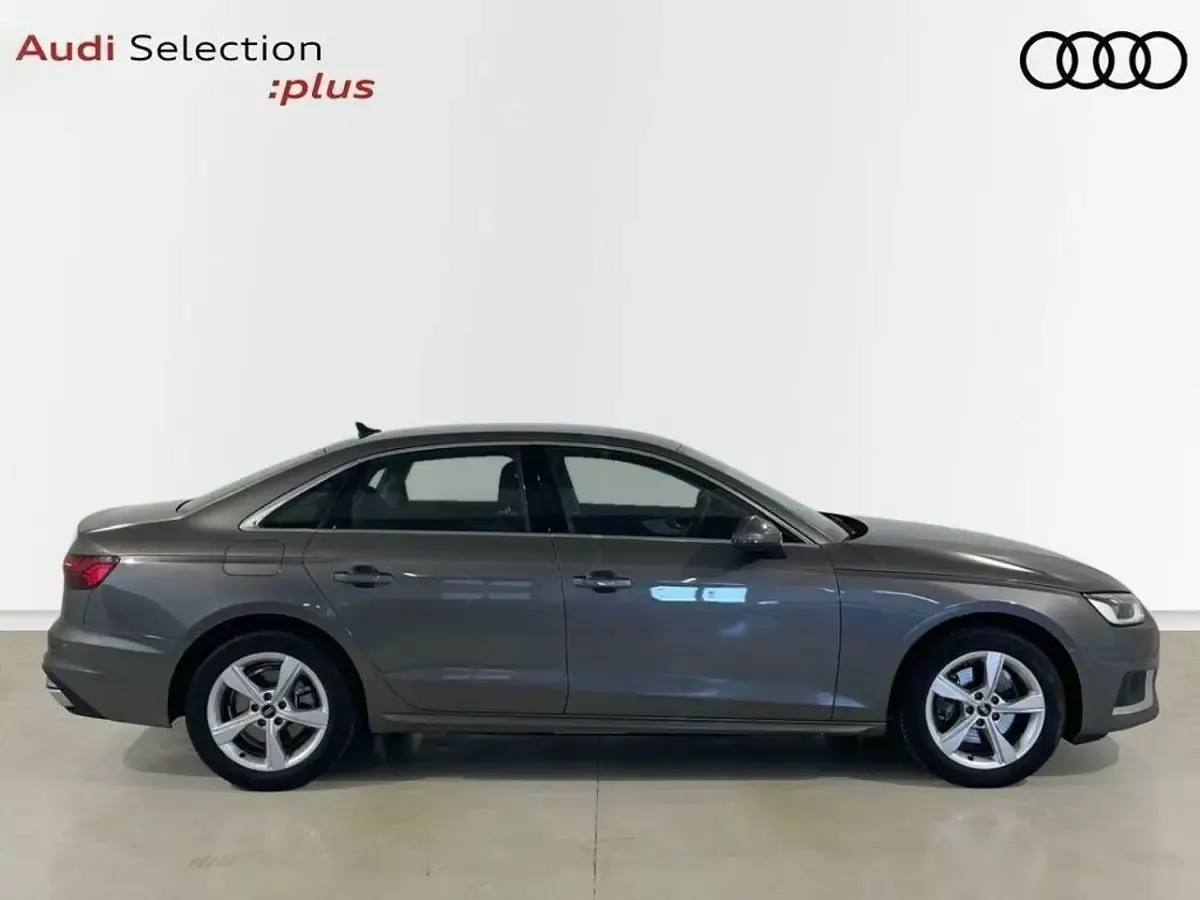 Usado Audi A4 Advanced Plus 136 CV (100 kW) 2022 Gris Berlina