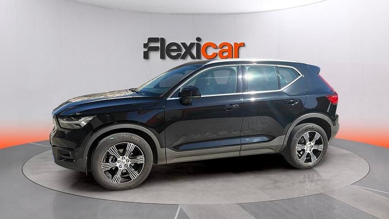 Usado Volvo XC40 Momentum 163 CV (119 kW) 2021 Negro SUV