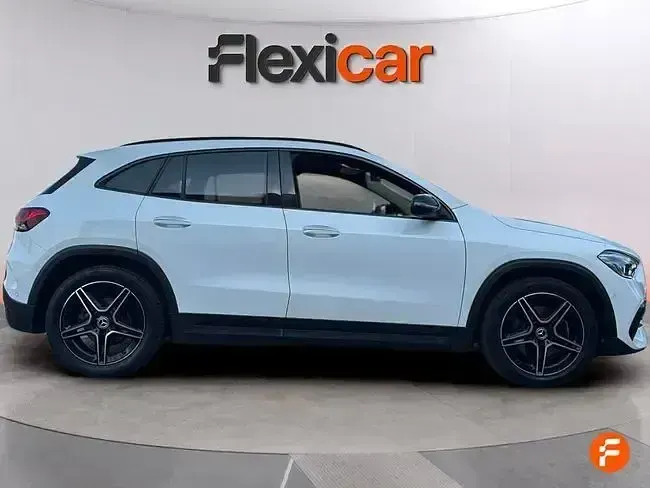 Usado Mercedes GLA200 150 CV (110 kW) 2021 Blanco SUV