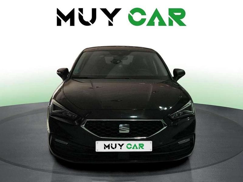 Usado Seat Leon Style 110 CV (80 kW) 2021 Negro Utilitario