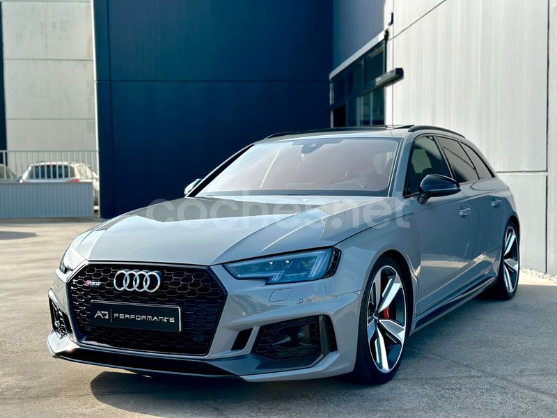 Gris / plata Usado 2018 Audi RS4 Ambiente Familiar | 62.890 € (Un poco caro) - Imagen 1/4