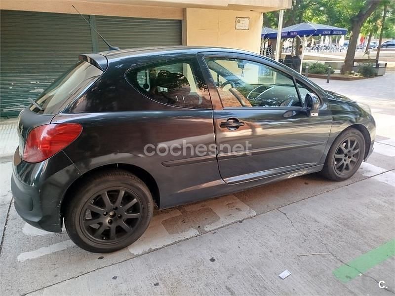 Negro Usado 2007 Peugeot 207 Berlina | 3000 € (Buen precio) - Imagen 1/4