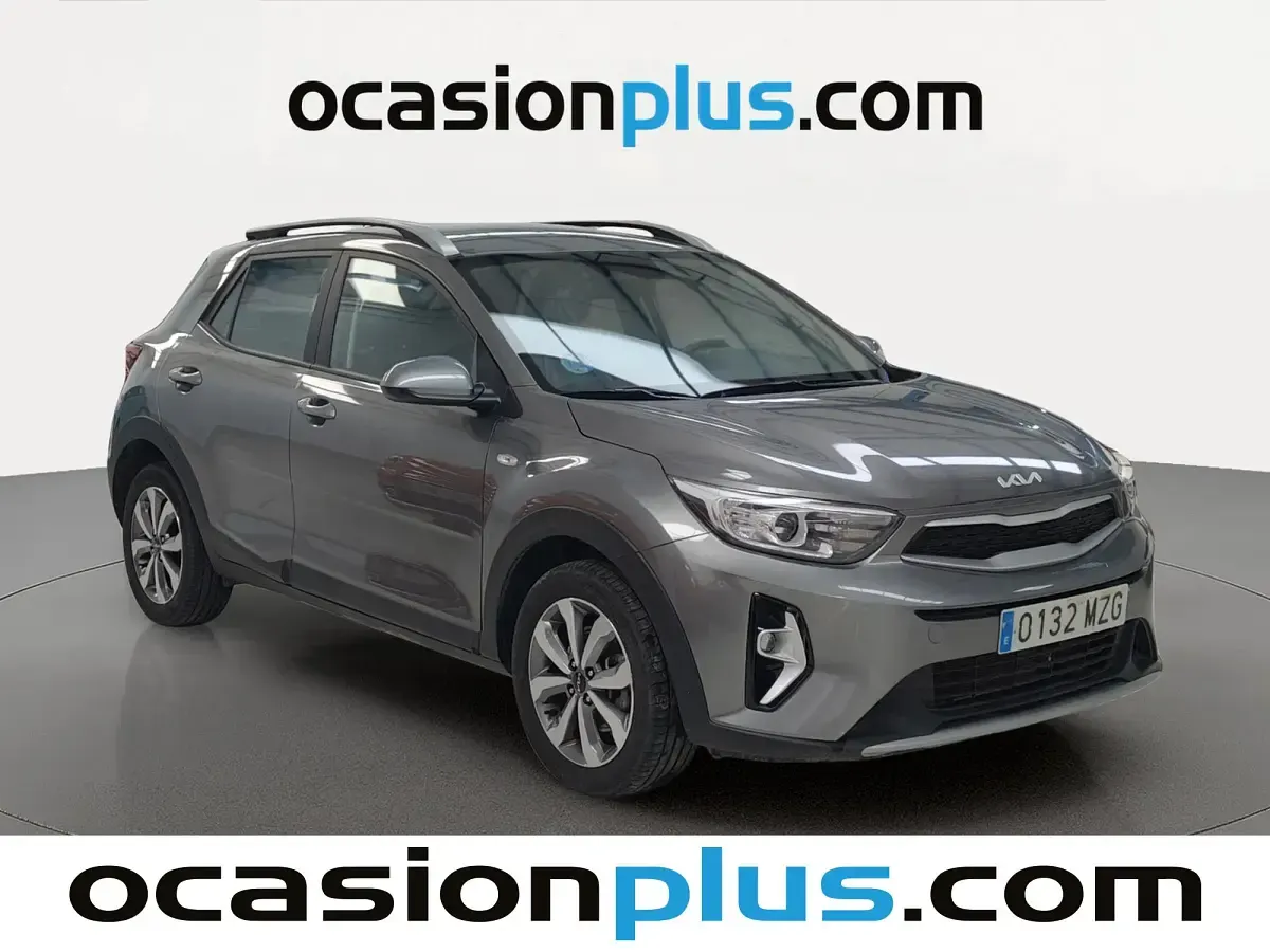 Usado Kia Stonic 101 CV (74 kW) 2025 Gris SUV