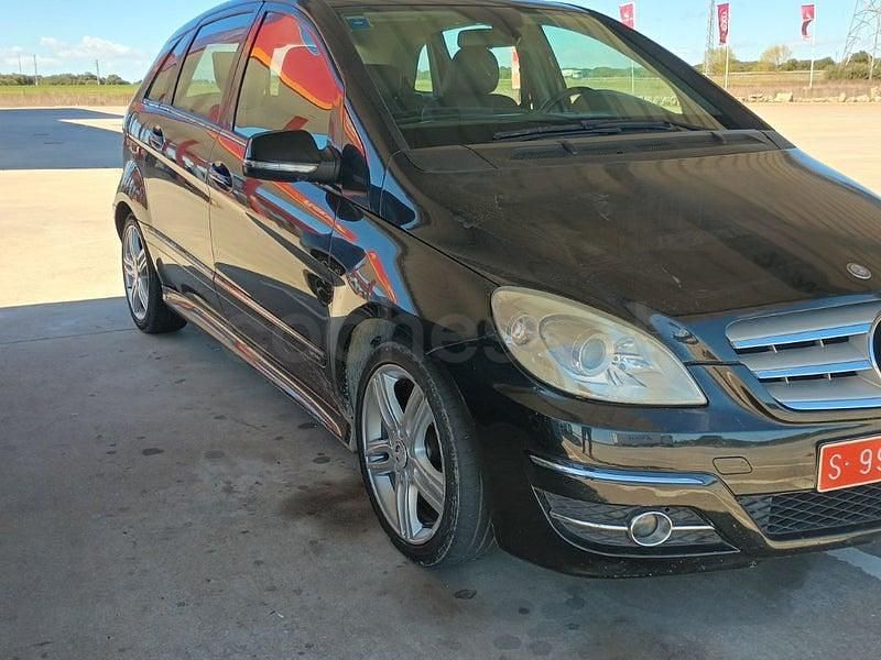 Usado Mercedes B200 140 CV (102 kW) 2008 Negro Monovolumen