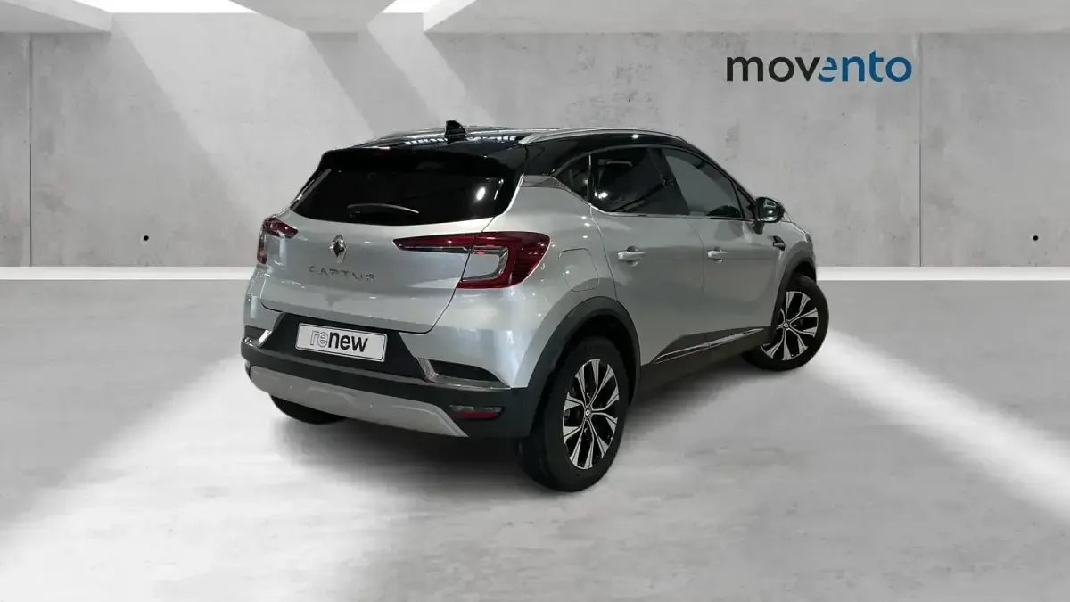 Usado Renault Captur Techno 90 CV (66 kW) 2024 Gris SUV