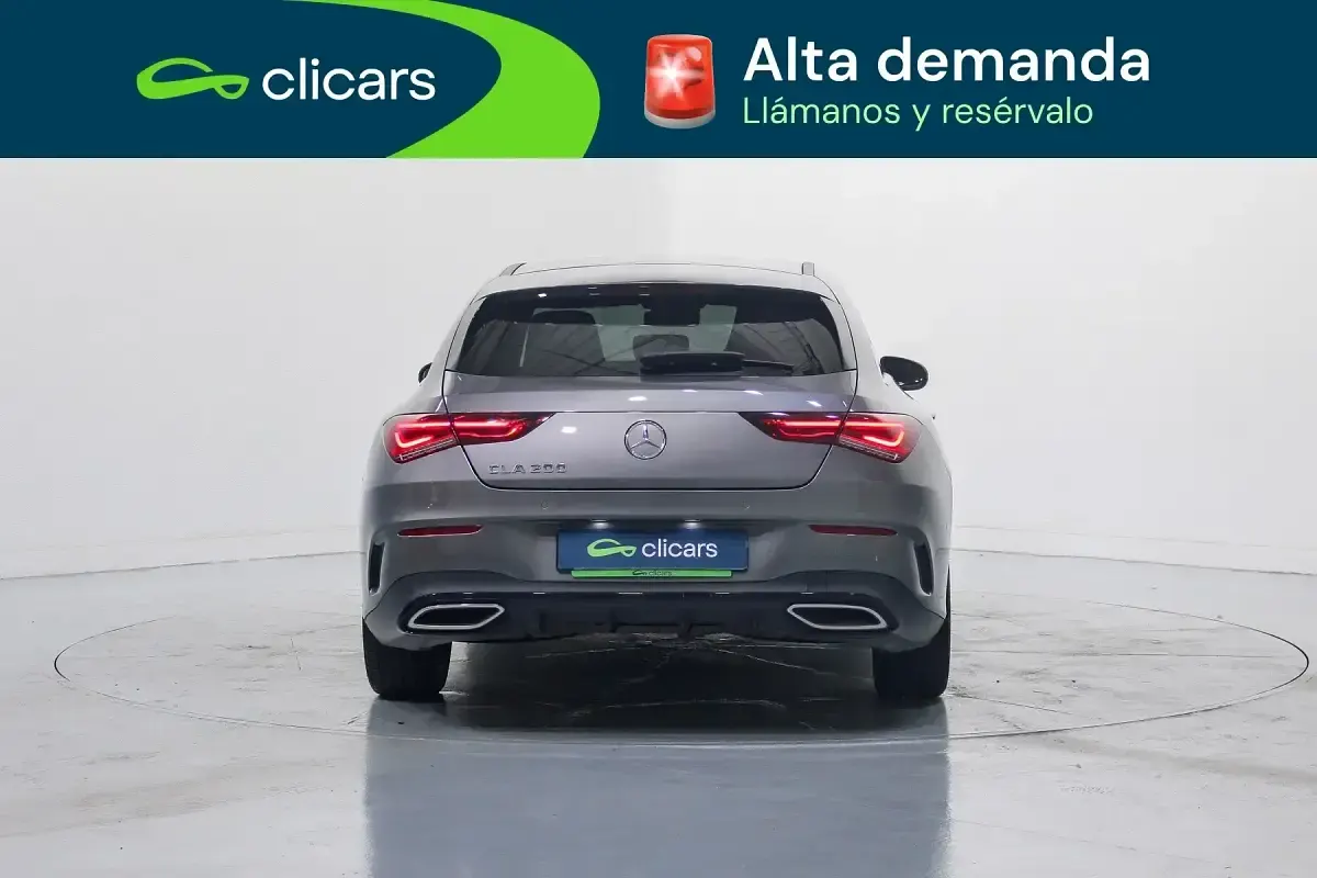Usado Mercedes CLA200 Shooting Brake 163 CV (119 kW) 2019 Gris Familiar