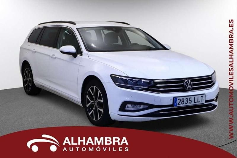 Usado VW Passat Executive 120 CV (88 kW) 2021 Familiar