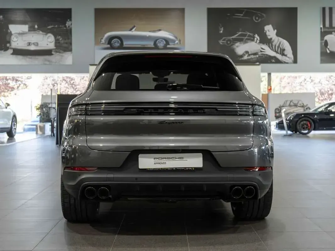 Usado Porsche Cayenne 470 CV (345 kW) 2025 Gris SUV
