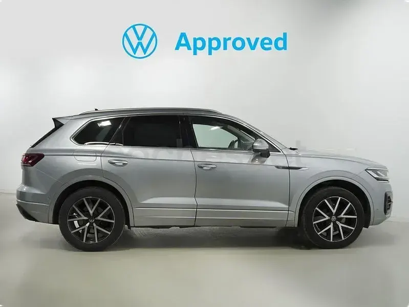 Usado VW Touareg Elegance 286 CV (210 kW) 2022 Plateado SUV