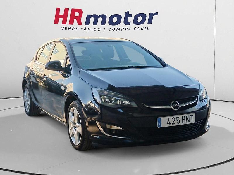 Usado Opel Astra Selective 140 CV (102 kW) 2013