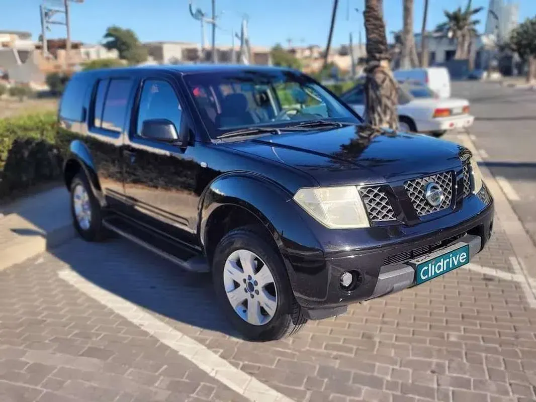 Usado Nissan Pathfinder XE 171 CV (125 kW) 2006 Negro SUV