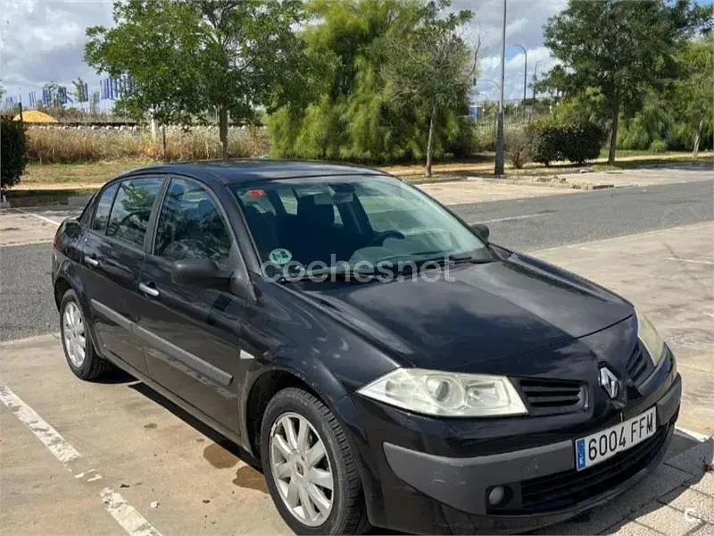 Usado Renault Mégane Dynamique 105 CV (77 kW) 2006 Negro Berlina