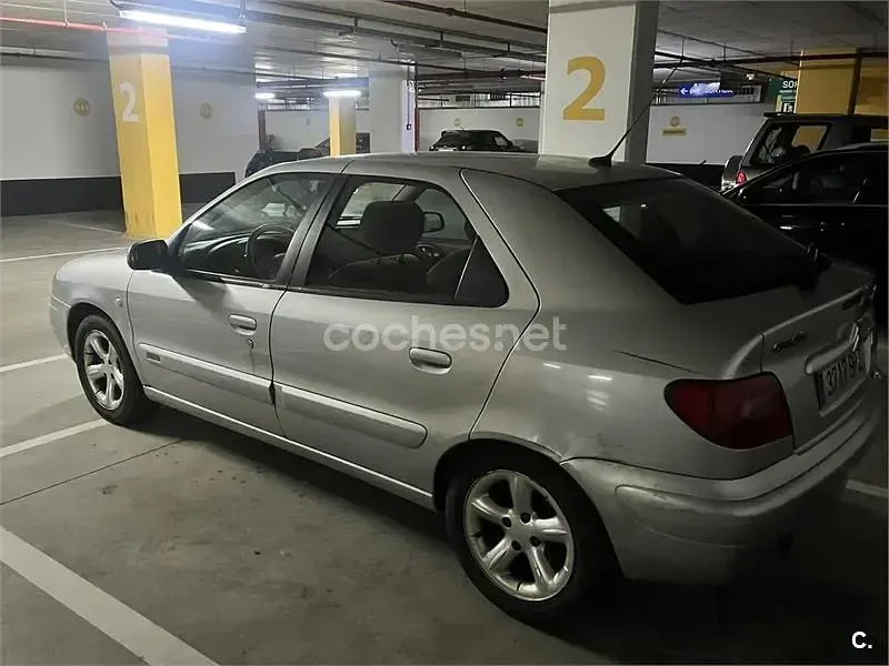 Usado Citroën Xsara Exclusive 110 CV (80 kW) 2001 Gris / plata Berlina