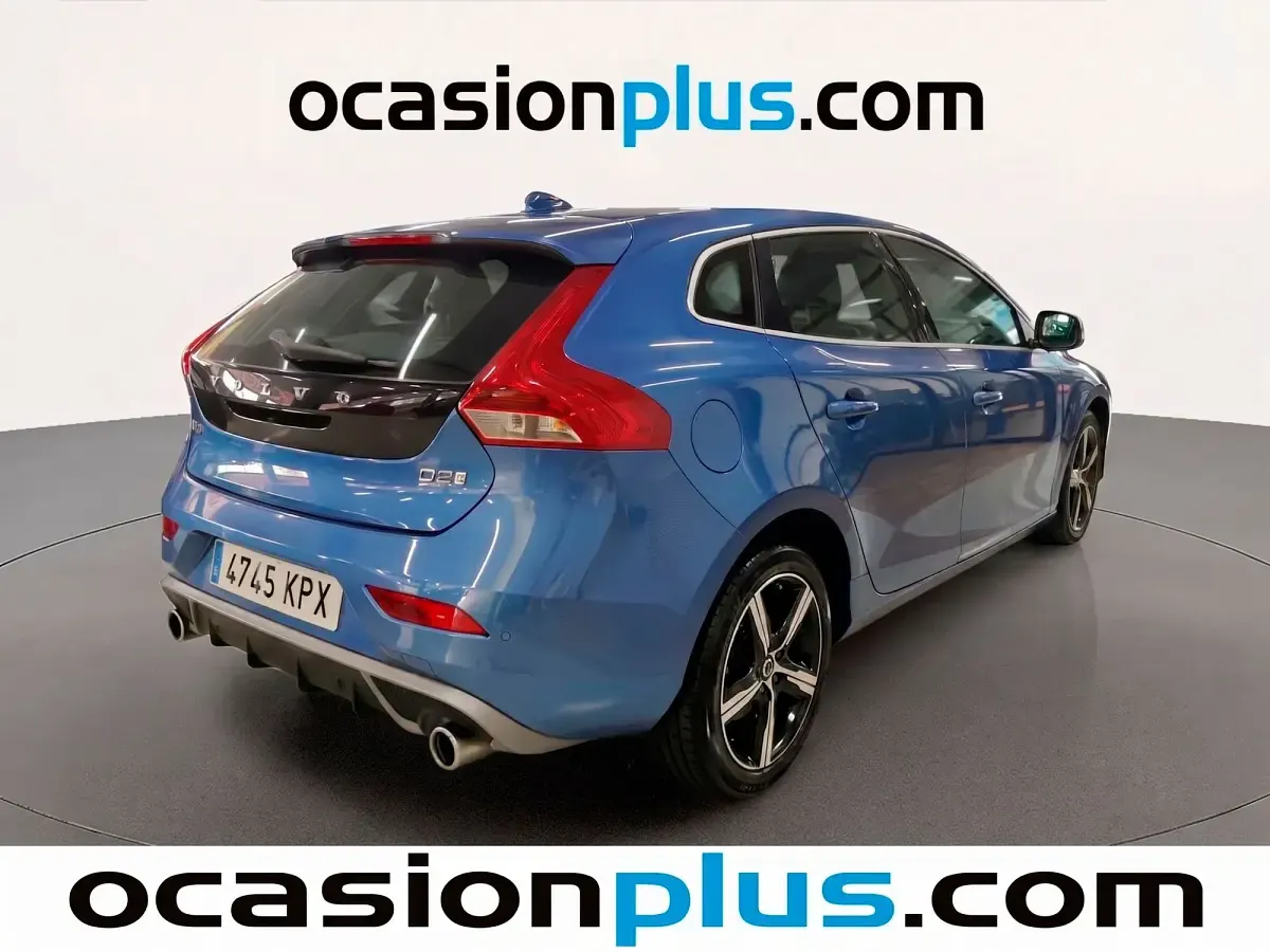 Usado Volvo V40 R-Design Momentum 120 CV (88 kW) 2018 Azul Utilitario