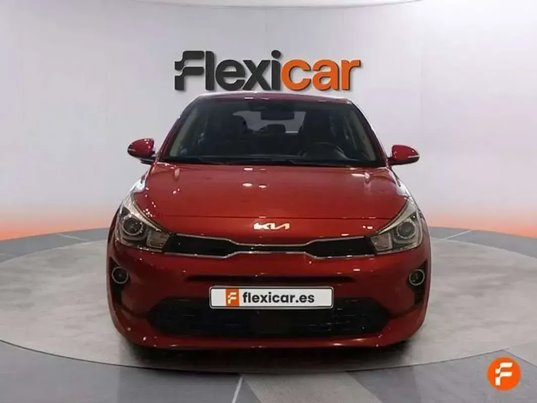 Usado Kia Rio 84 CV (61 kW) 2022 Burdeos Utilitario