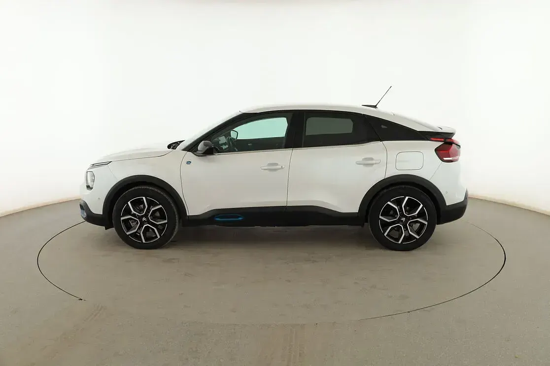 Usado Citroën e-C4 Shine 100 kW (136 CV) 2023 Blanco Berlina