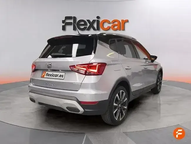 Usado Seat Arona Xperience 150 CV (110 kW) 2024 Gris SUV