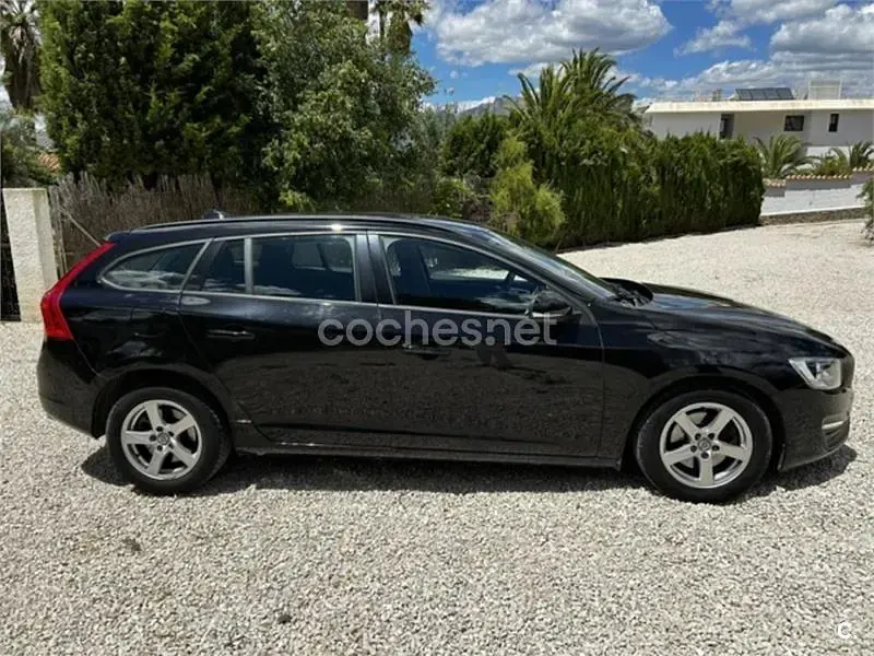 Usado Volvo V60 Summum 181 CV (133 kW) 2016 Negro Familiar