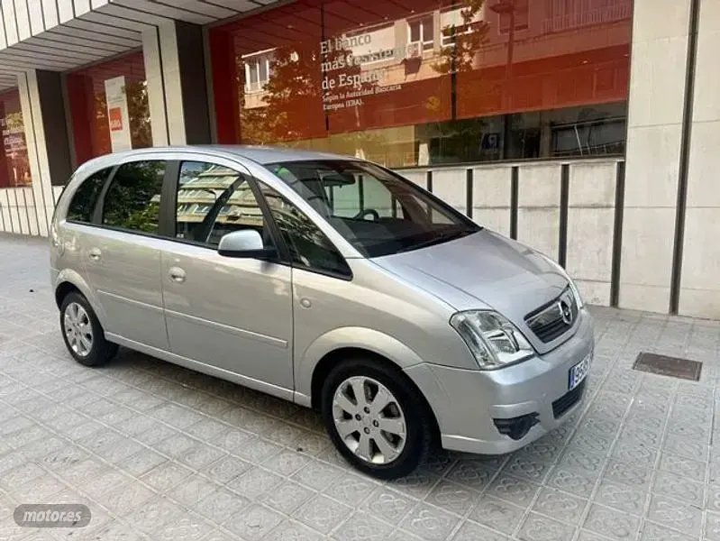 Usado Opel Meriva Enjoy 75 CV (55 kW) 2007 Beige Monovolumen