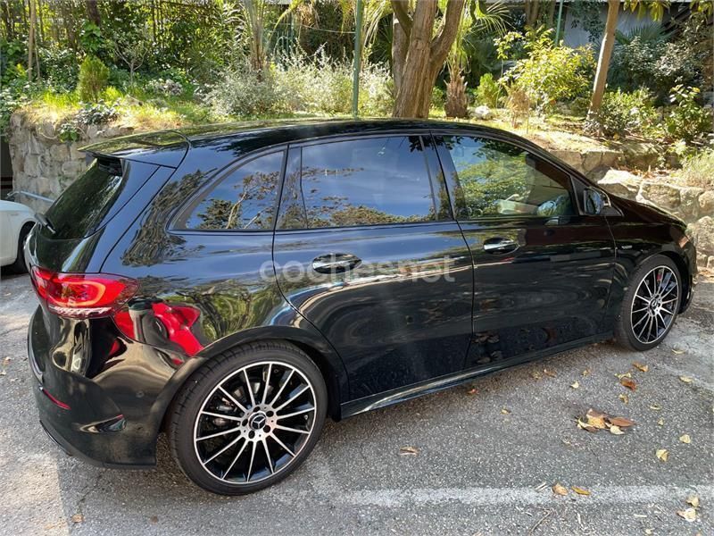 Usado Mercedes B180 116 CV (85 kW) 2021 Negro Utilitario