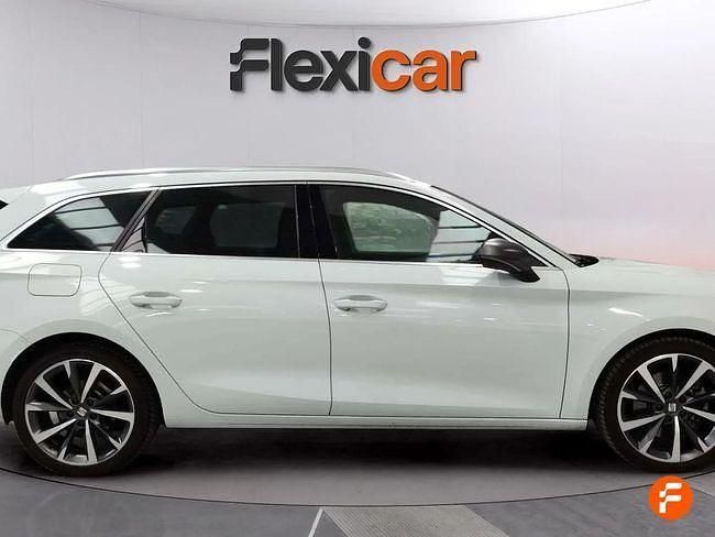 Usado Seat Leon FR 150 CV (110 kW) 2021 Blanco Familiar