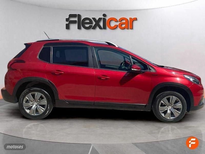 Usado Peugeot 2008 Active 100 CV (73 kW) 2019 Rojo SUV