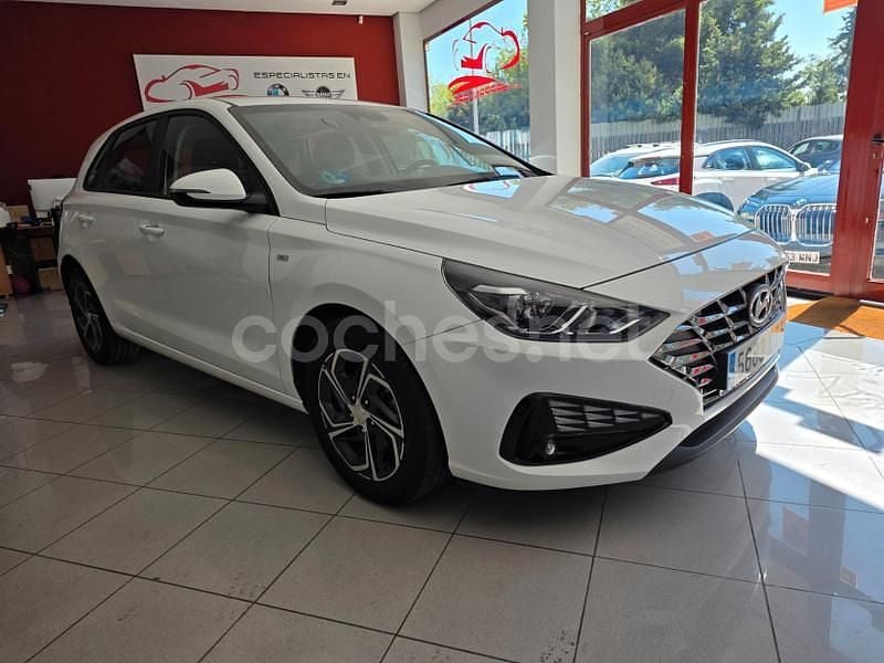 Blanco Usado 2021 Hyundai i30 Berlina | 16.990 € (Precio justo) - Imagen 1/4
