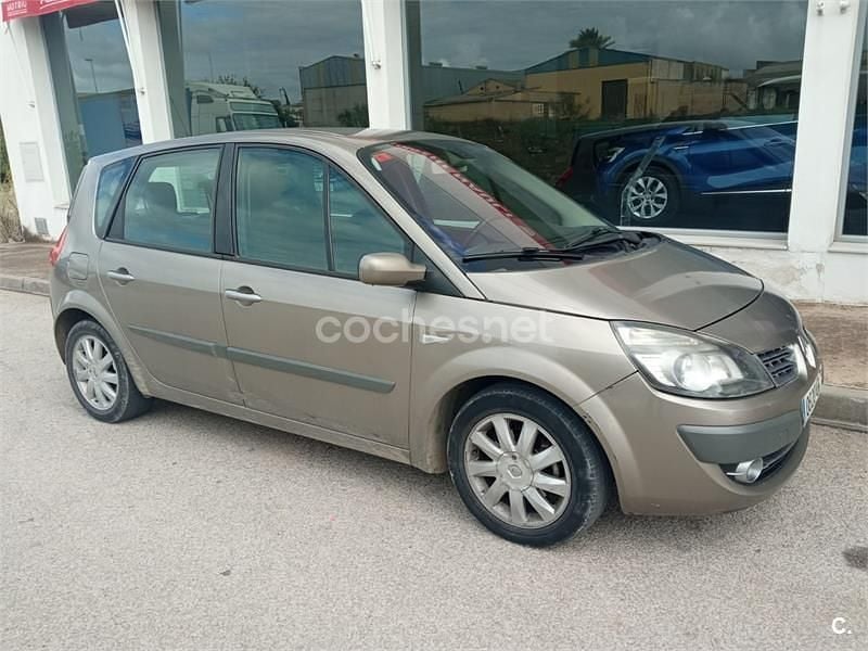 Usado Renault Scénic III 105 CV (77 kW) 2009 Beige Monovolumen