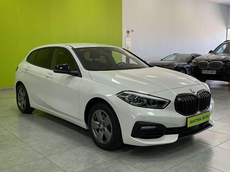 Usado BMW 116 Comfort Edition 116 CV (85 kW) 2021 Blanco Utilitario