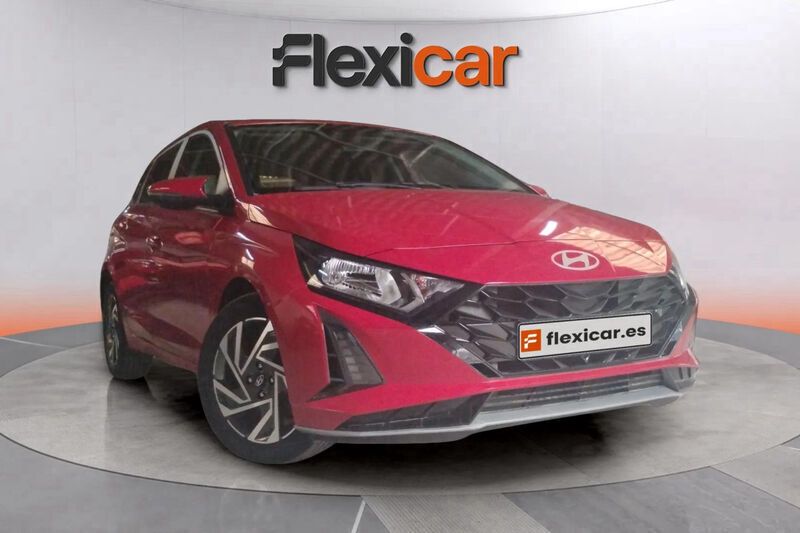 Granate Usado 2024 Hyundai i20 Berlina | 14.990 € (Buen precio) - Imagen 1/4