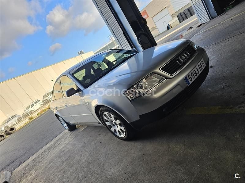 Usado Audi A6 165 CV (121 kW) 2001 Gris / plata Berlina