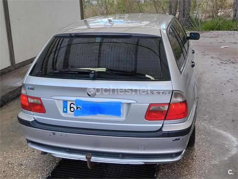 Usado BMW 320 150 CV (110 kW) 2003 Gris / plata Familiar