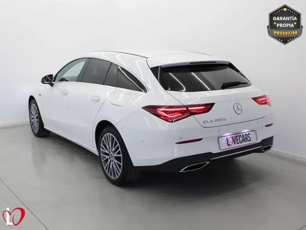 Usado Mercedes CLA250e Shooting Brake 218 CV (160 kW) 2021 Blanco Familiar